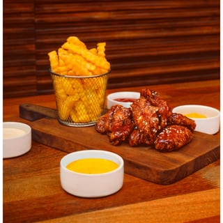 Chicken Wings 6 Pcs with Fries